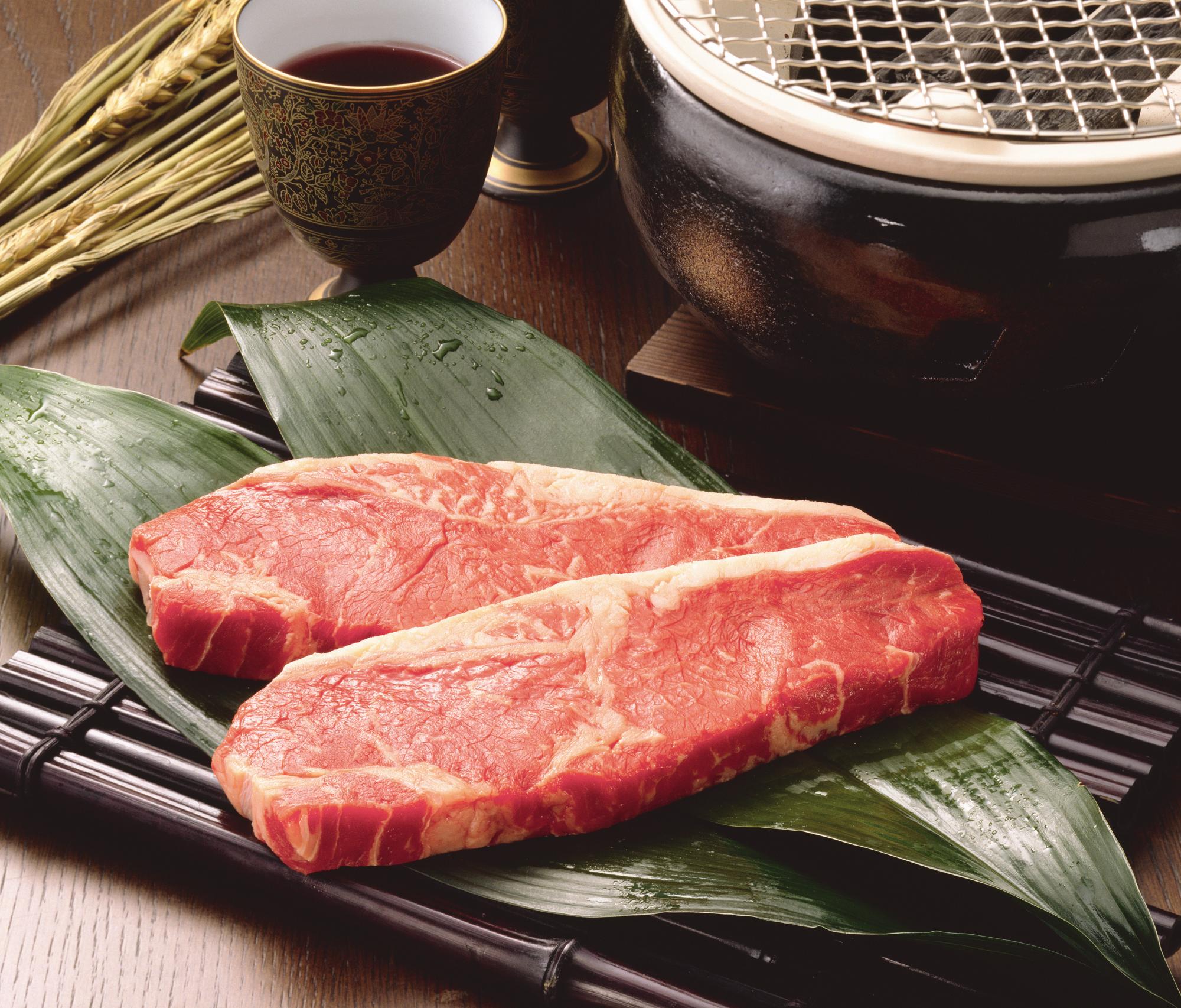 宮崎和牛ロースステーキ＆すき焼肉 ステーキ200g×2、すき焼き肉550g 190×260×70mm
